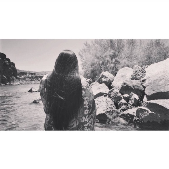 HumbleBee 🐝 Poshmark - Picture 2 of 2